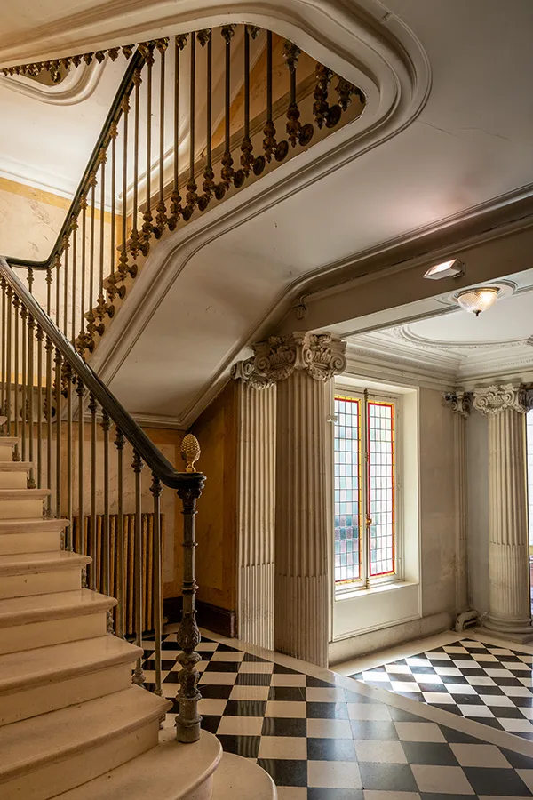 photo escalier architecture intérieure Paris