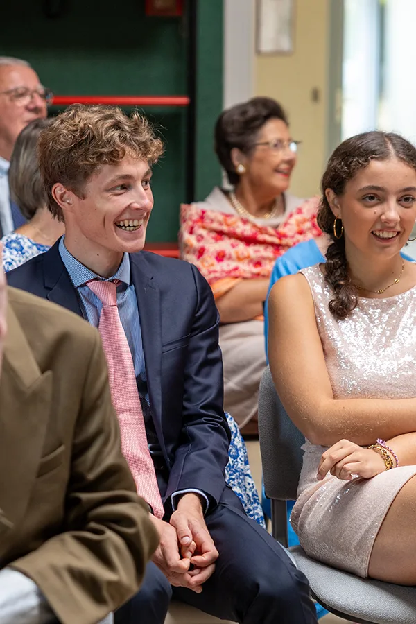 photo de mariage à Paris - les invites a la messe