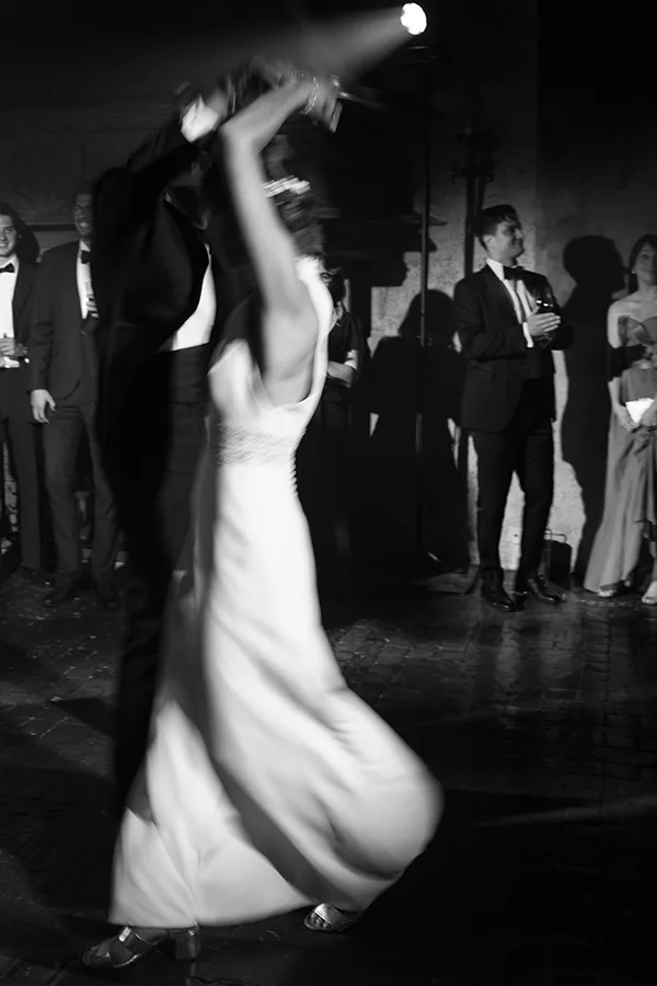 photo de mariage à Paris - danse mariee