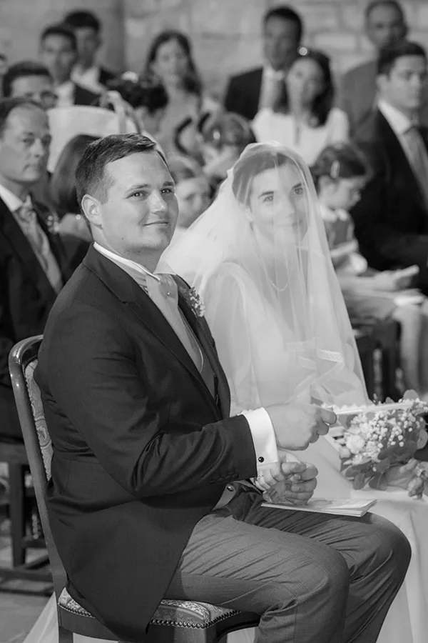 photo de mariage à Paris - les mariés a l'eglise